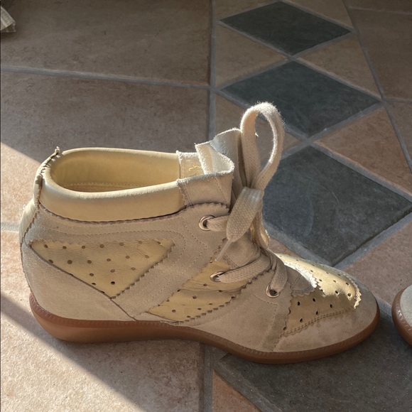Isabel Marant Cream High-Top Sneakers - Picture 6 of 11